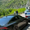 Teža saobraćajka kod Kraljeva! Na terenu hitna i policija, stvaraju se zastoji
