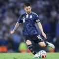 Mesi juri Ronalda i beži Modriću