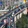 Autubus se zapalio na Gazeli: Saobraćaj otežan u smeru ka Nišu