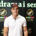 Glumac prvi put u javnosti nakon razvoda Miodrag Dragičević se ne odvaja od ćerkice: Mišići mu se ocrtavaju i ne skida osmeh…