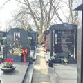 Svež buket crvenih ruža na grobu Ksenije Pajčin: 14 godina od ubistva dens princeze beogradskog asfalta, bol i tuga ne…
