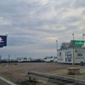 Vesić: Zatvoren ilegalni izlaz sa divljeg parkinga na put ka aerodromu