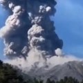 Planina eksplodirala, zemlja ne miruje ni sekundu! Stravične erupcije poznatog vulkana, poslato hitno upozorenje! (video)