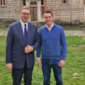 „Nije više dete, ali će uvek biti moj sin“: Aleksandar Vučić reagovao na izjavu Srđana Škora o „tuširanju…