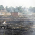 U Indiji 16 farmera uhapšeno zbog paljenja slame jer to doprinosi zagađenju vazduha