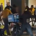 Pršte pice i pljeskavice! Brutalna tuča dostavljača hrane u centru Zagreba (video)