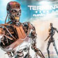 Panika u kineskoj fabrici: "Poludeo" robot juri i napada radnike kao u SiFi filmu (video)