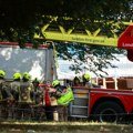 Engleska: 150 vatrogasaca pokušava da ugasi veliki požar u industrijskoj zoni jugoistočnog Londona