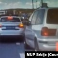 U Srbiji suspendovani policajci posle snimka šutiranja čoveka u policijskoj akciji