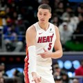 Nikola Jović "plesao" po parketu, Majami "razmontirao" Jutu!