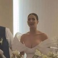 Udala se Jelena Savić, pevačica blista u venčanici! Na venčanju se pojavila i Mićalovićeva: "Povukla je nogu"