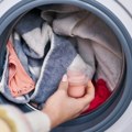 Ubacite kašičicu ovoga u mašinu, dobićete savršeno opran veš, čak će i duže trajati: Neće vas ništa koštati!