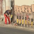 Đake Šeste gimnazije 1. septembra sačekao bager ispred škole: 100 metara ulice radi se više od 100 dana