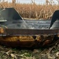 Misteriozni objekat pao s neba i prestravio farmere: Ima oznake na površini, agenti stigli u crnim vozilima