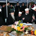 Bajramska sofra održana na Trgu slobode u Novom Sadu: Građani uživali u specijalitetima muslimanske kuhinje
