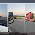 Automobil potpuno smrskan: Sudar kamiona i džipa na auto-putu "Miloš Veliki" kod Obrenovca (video/foto)