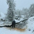 Sneg napravio probleme meštanima Nove Varoši; Najveći deo opštine Ivanjica ima struju