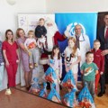 "Dunav" i ove godine obradovao decu novogodišnim paketićima