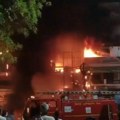 Stradalo sedam beba: Veliki požar u bolnici u NJu Delhiju (video)
