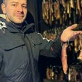 Umesto pršute i rebaraca, u njihovoj sušari je nešto drugo Jovan iz Čačka veran je lepoj i korisnoj porodičnoj tradiciji