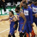 Košarkaši Njujorka pobedili Boston i poveli 1:0 u polufinalu Istoka (video)