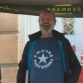 (VIDEO)„Đe si pošao, bruko majčina“ - Dragan Jovanović pročitao svoju pesmu na skupu u Užicu
