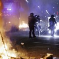 Od batina napunili gaće! Demonstranti pokušali da divljaju po Švajcarskoj, policija ih odrala ko volove!