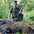 Mladi Dalibor Čamagić ulovio vepra od 80 kilograma: Bogat ulov na lokalitetu u selu Vraneši