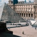 Opljačkan Louvre, kultni muzej zatvoren do daljnjeg