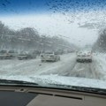 Putevi Srbije: Ne nekim deonicama do pet centimetara snega, oprezno vozite