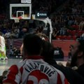 Lalatović "gleda" Zvezdu protiv Baskonije: Hit scena tokom TV prenosa meča u Vitoriji