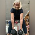 Utegla se u helanke i počela da diže tegove: Udovica pevača (59) oduševila snimkom iz teretane: "Sebi sam draža u svakom…