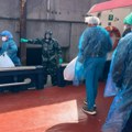 Počelo je: Prva grupa putnika sa "kruzera smrti" se iskrcala, evo šta će dalje biti sa njima (foto)
