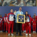Predsedniče Vučiću, hvala ti! Vlada Republike Srbije nagradila bokserske šampione i njihove trenere za uspehe na Evropskom…