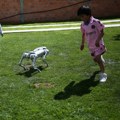 Kineski naučnici testiraju psa-robota za pomoć slabovidima
