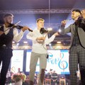 Kafa i rakija 300, a vruća prasetina 2.500 dinara po kilogramu: Nema divljanja cena na Saboru violinista u Pranjanima (foto)