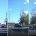 (Video) Divljanju na novosadskim ulicama nema kraja Vozio u suprotnom smeru na Rumenačkom putu nije ni svestan koliko je opasan…
