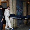Мушкарац живео са мртвом мајком: Из стана није излазио годинама: Запечатио врата изолир траком да би прикрио непријатан мирис…