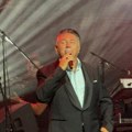 Legendarni glas regiona u Beogradu: Halid Muslimović priredio veče puno emocija, nostalgije i antologijskih hitova (foto/video)…