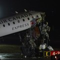 (Video) Prepolovljen avion sa 100 putnika! Jeziva nesreća na aerodromu, ima mrtvih: Letelica se sudarila sa vozilom pri…