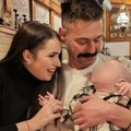 Milan Vasić na Praznik rada napustio Beograd: Pokazao gde uživa sa sinom i ženom, nosi malog Despota u naručju (foto)