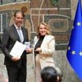 Priznanje Gradu Kragujevcu povodom Dana državnih službenika (FOTO)