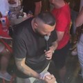 Emir Brunčević dobio bakšiš, pa ga poklonio devojci u kolicima! Dirljiv prizor raspametio 4.000 ljudi u Bosni