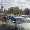 Taksi bi mogao da poskupi za 30 odsto: Izmene zakona predviđaju odstupanje od regularnih cena, praktično se ukida taksimetar