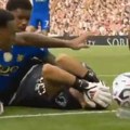 Da li sudije guraju Arsenal u Premijer ligi? Noga u glavu, ništa od crvenog kartona