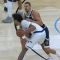Koga ti udaraš? Jokić pobesneo i zaleteo se na Hejsa, neće više da trpi