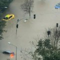 (Foto) Dete ubila struja kada je stalo u baru: Nezapamćene poplave u Istanbulu, stihija odnosi živote