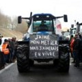 U Francuskoj masovni protesti poljoprivrednika, poginula žena