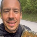 (Video) Trči i grli ikonu: Nikola Rokvić otkrio koliko novca je sakupio za samo 10 dana: "Pomaže Bog, samo želim ovo da vas…