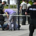 Нови снимак атентата на словачког премијера: Нападач пуца, Фицо се хвата за стомак и пада преко оградице